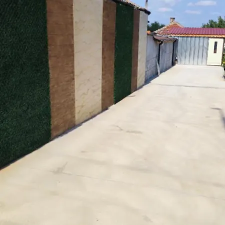 Hébergement de vacances никовата къща